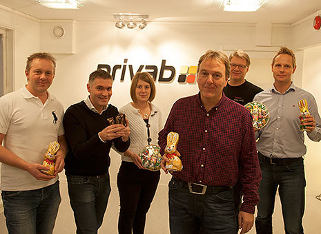 Vd Niklas Frisk och försäljningschef Andreas Hägg (längst fram resp längst till höger) kommer att jobba tätt med övriga ledningsgruppen. 